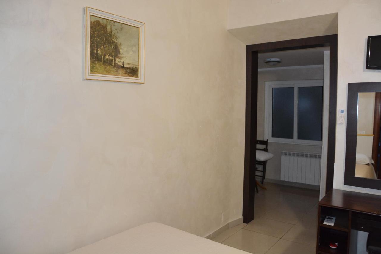 Hotel Roma Carina Extérieur photo